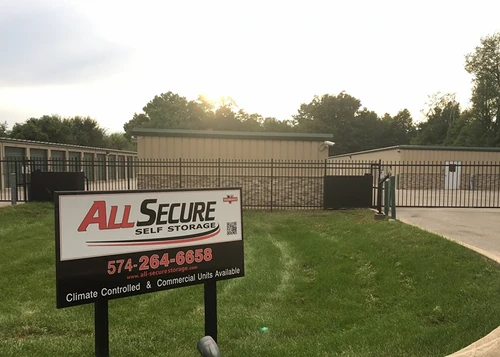 Elkhart - 54401 Independence St storage facility exterior view