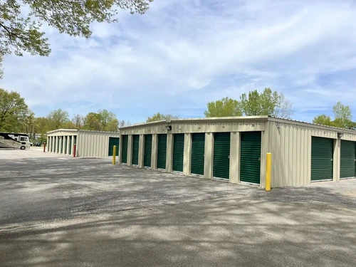 Osceola - 1344 3rd St storage facility exterior view
