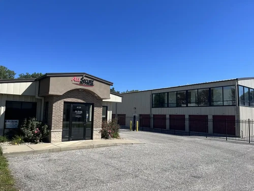 Mishawaka 4138 Hickory Road storage facility exterior view