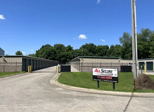 Elkhart - 54401 Independence St storage facility exterior view
